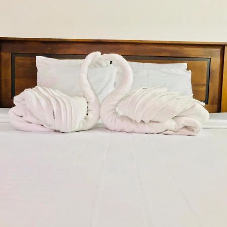 Lucky Mongrooves Apartman Midigama Kelet Kültér fotó