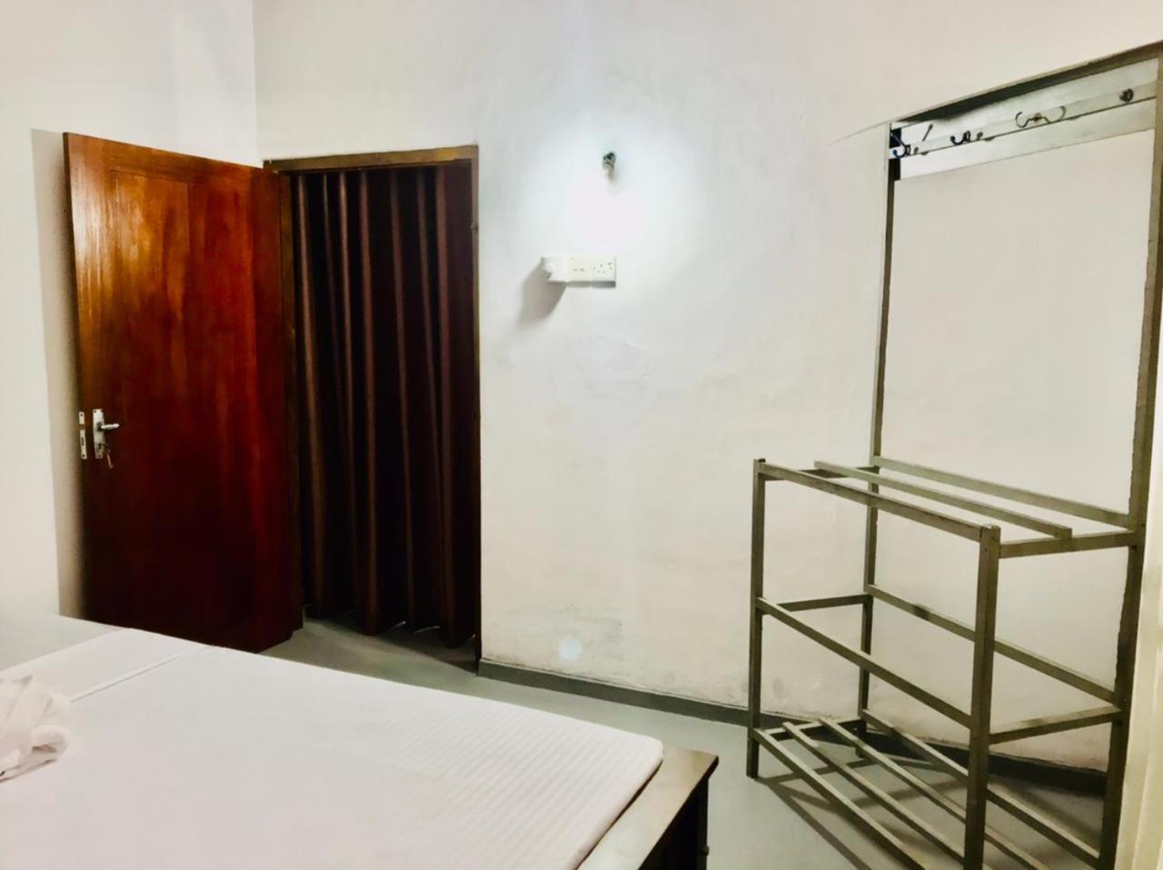Lucky Mongrooves Apartman Midigama Kelet Kültér fotó